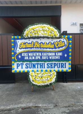 Papan Bunga Duka di Muara